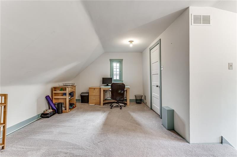 7549 Graymore Road Pittsburgh, PA 15221 - Photo 19 of 25 Gallery Image 19