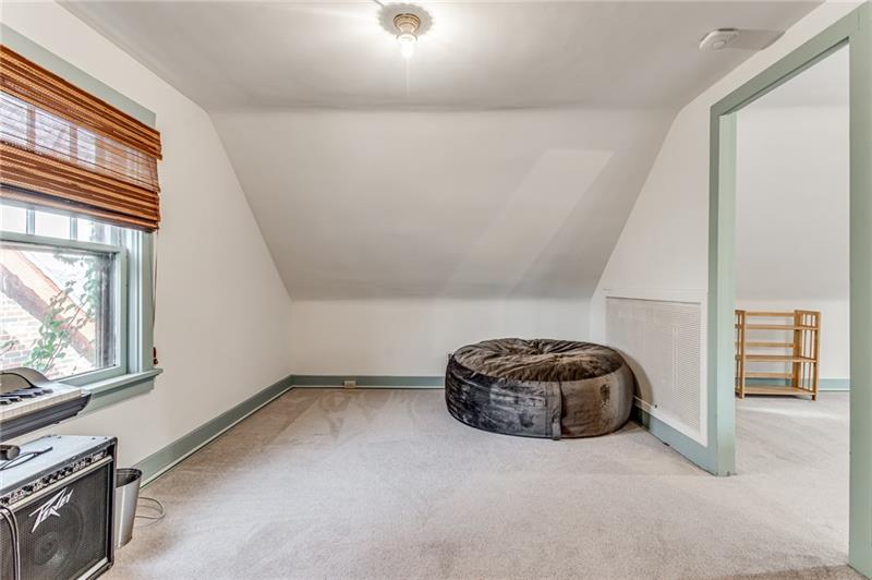 7549 Graymore Road Pittsburgh, PA 15221 - Photo 20 of 25 Gallery Image 20