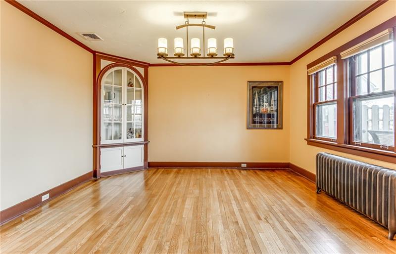 7549 Graymore Road Pittsburgh, PA 15221 - Photo 8 of 25 Gallery Image 8