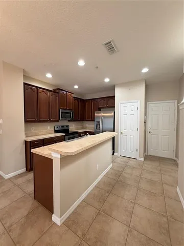 $2,450 | 9438 Tawnyberry Street, Orlando, FL 32832