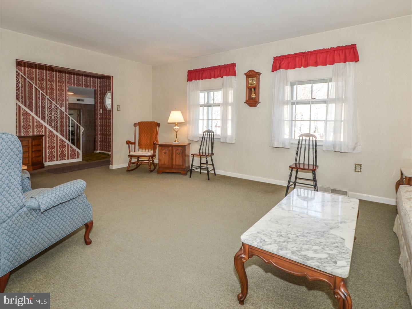 61 Valley View Road Chalfont, PA 18914 - Photo 3 of 19 Living Room