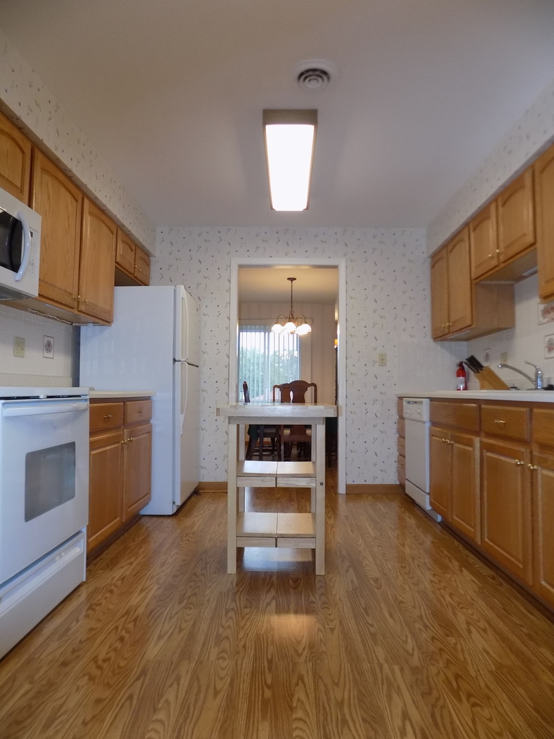 5548 Spring Brook Road, Unit 206 Rockford, IL 61114 - Photo 13 of 36