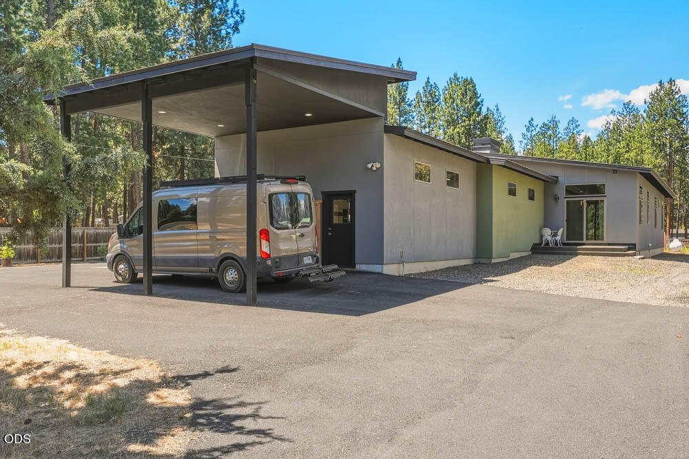59981 Cheyenne Road Bend, OR 97702 - Photo 13 of 59