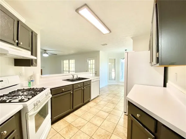$2,850 | 640 Suwanee Lakes Circle Northwest, Suwanee, GA 30024