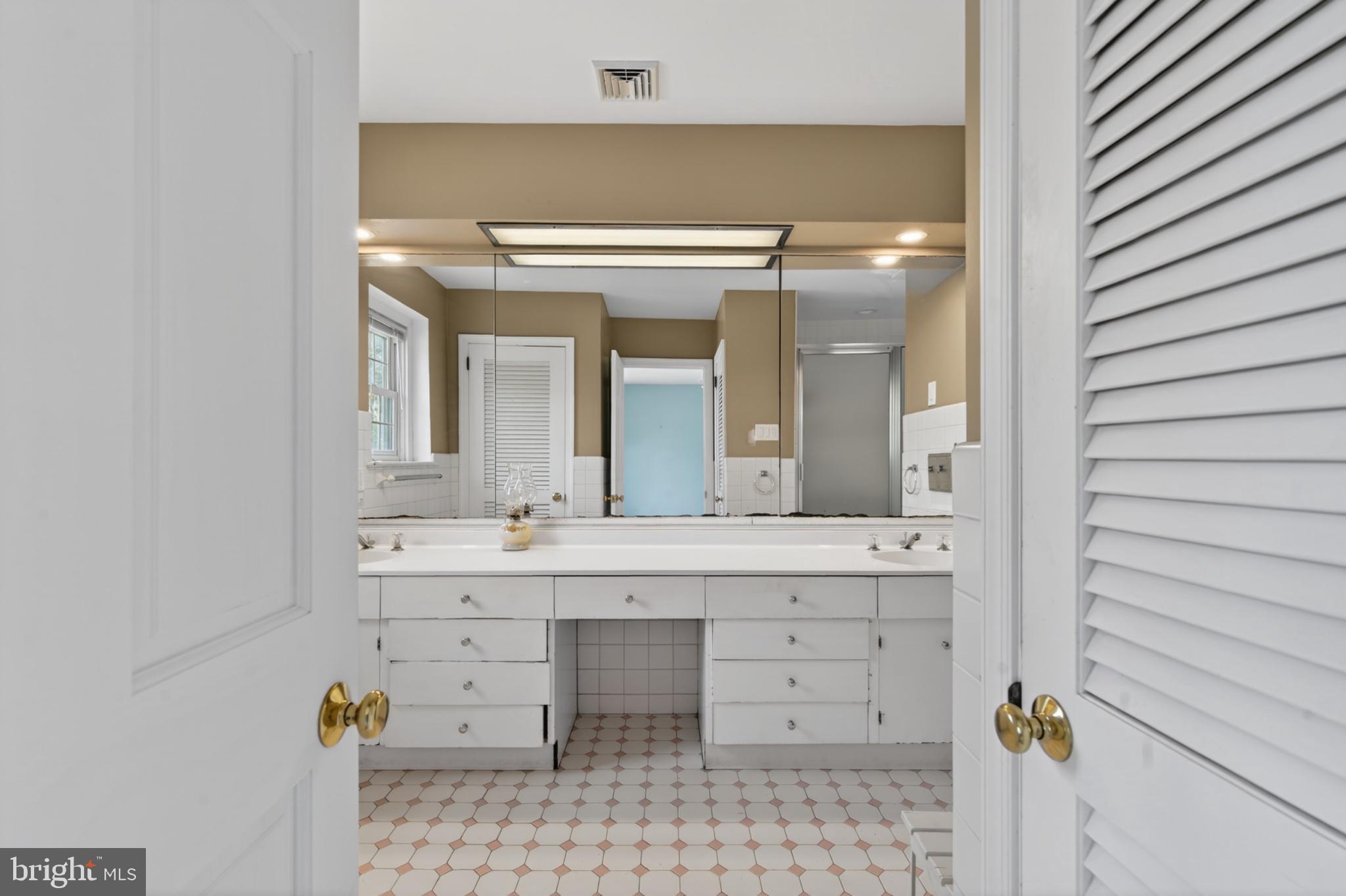 300 Sanatoga Road Pottstown, PA 19465 - Photo 36 of 79 Spacious, serene bathroom retreat.