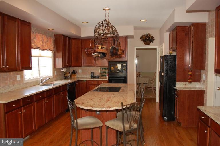 5060 Jericho Road Columbia, MD 21044 - Photo 3 of 25 Kitchen