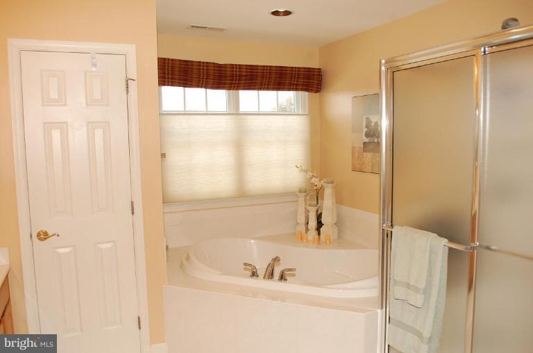 5060 Jericho Road Columbia, MD 21044 - Photo 6 of 25 Master Bath
