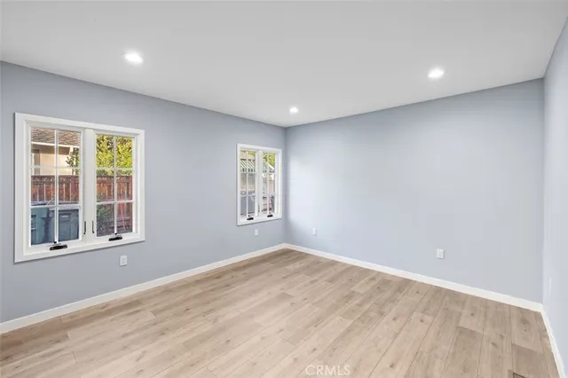 $7,500 | 376 S Hill, Pasadena, CA 91106