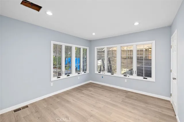 $7,500 | 376 S Hill, Pasadena, CA 91106