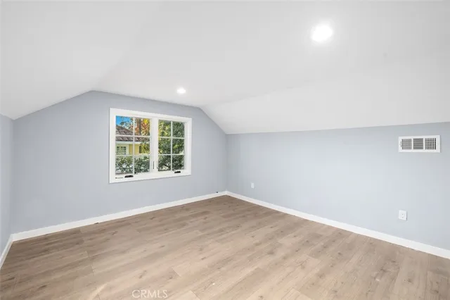 $7,500 | 376 S Hill, Pasadena, CA 91106