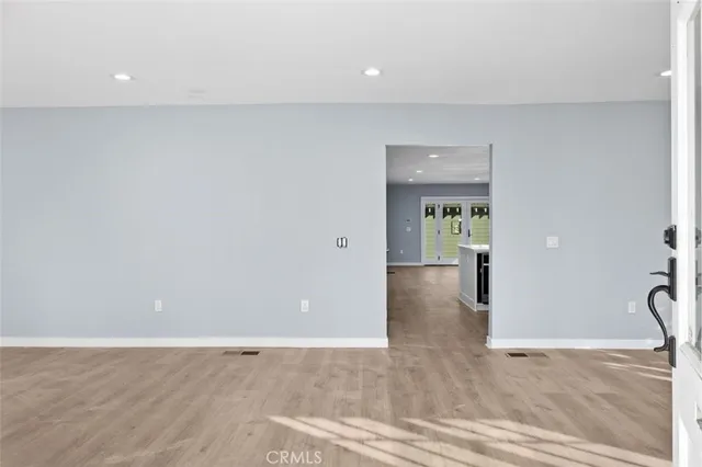 $7,500 | 376 S Hill, Pasadena, CA 91106