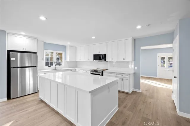 $7,500 | 376 S Hill, Pasadena, CA 91106