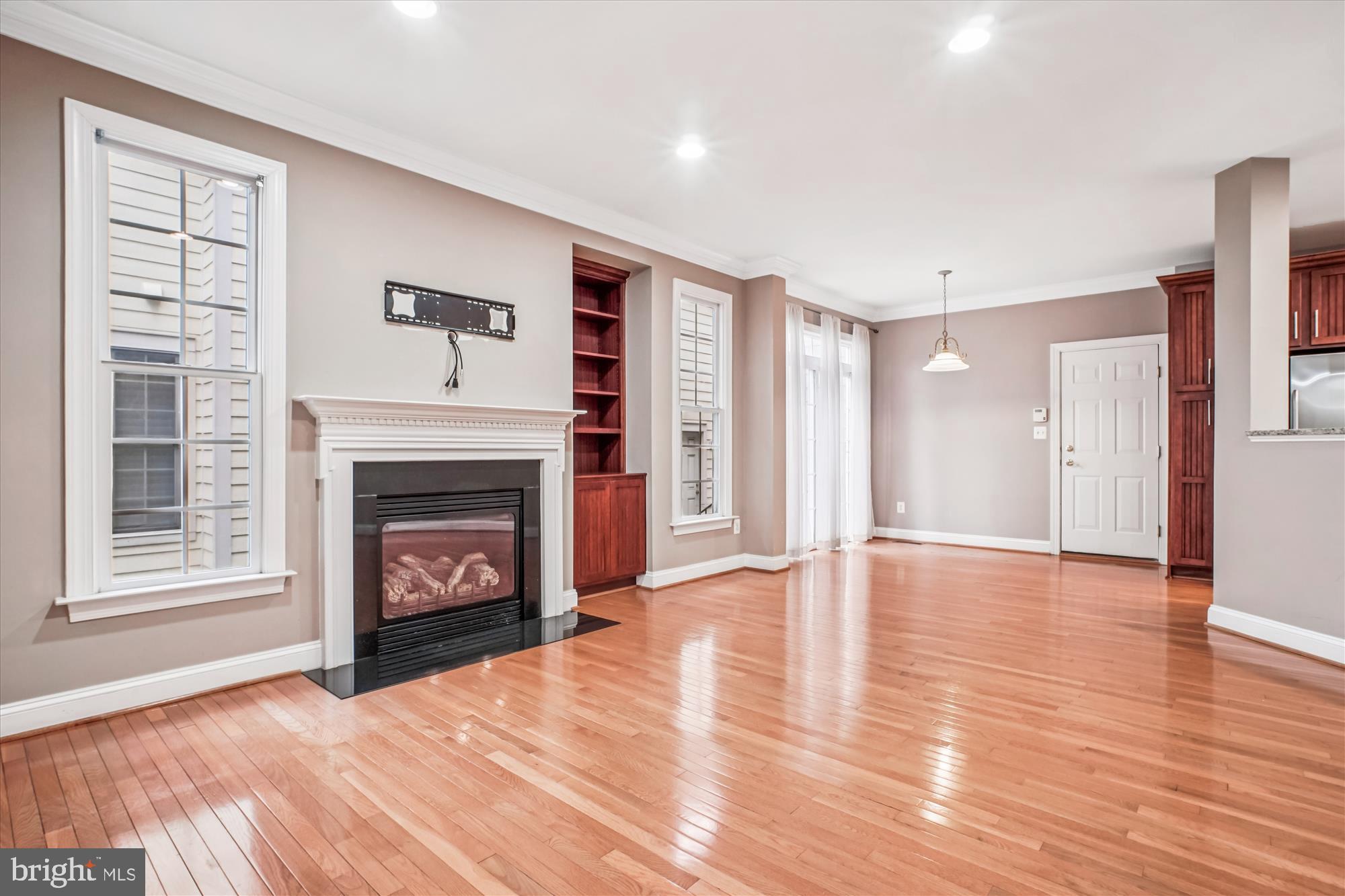 1310 South Glebe Road Arlington, VA 22204 - Photo 11 of 58 Family Room