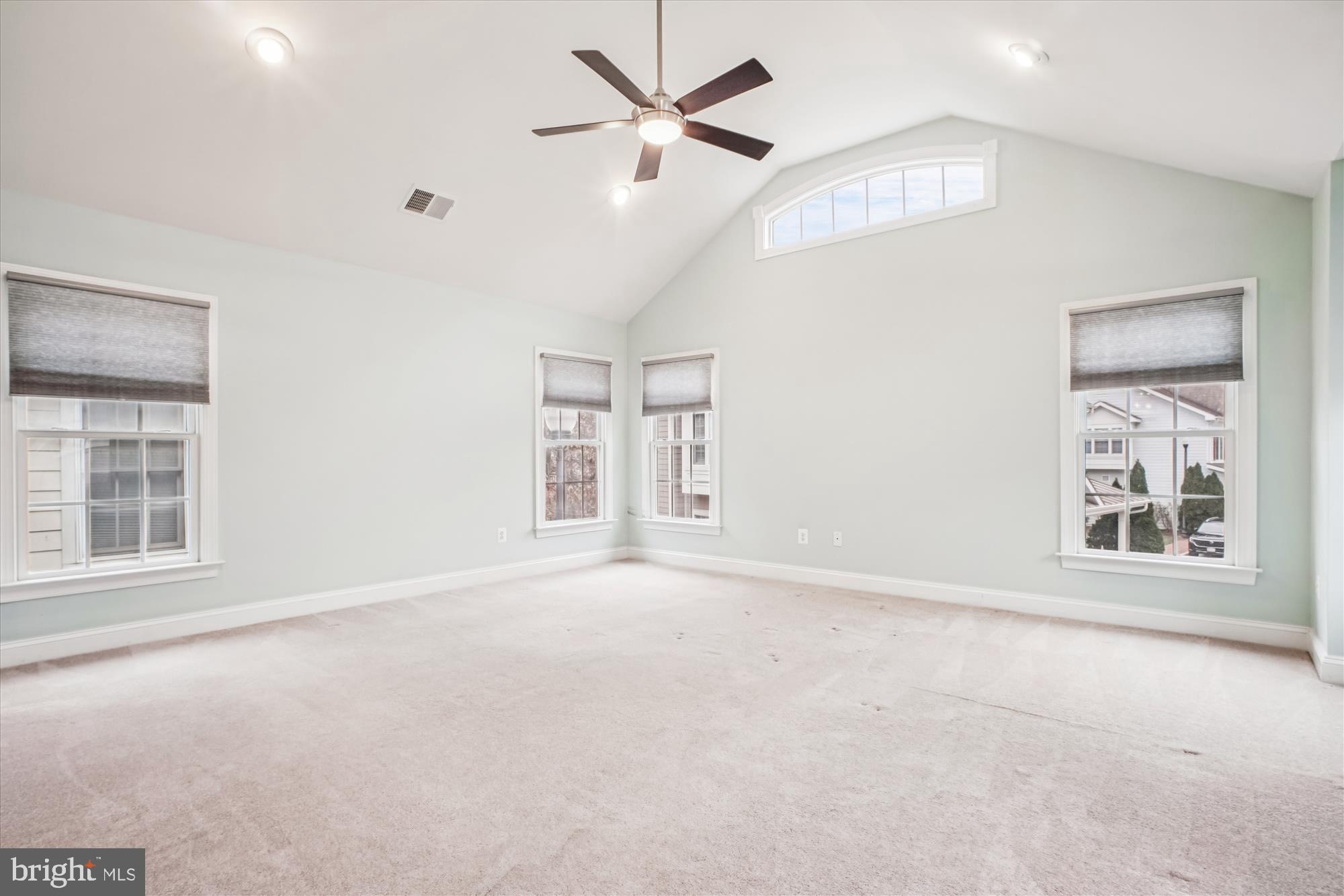 1310 South Glebe Road Arlington, VA 22204 - Photo 14 of 58 Primary Bedroom