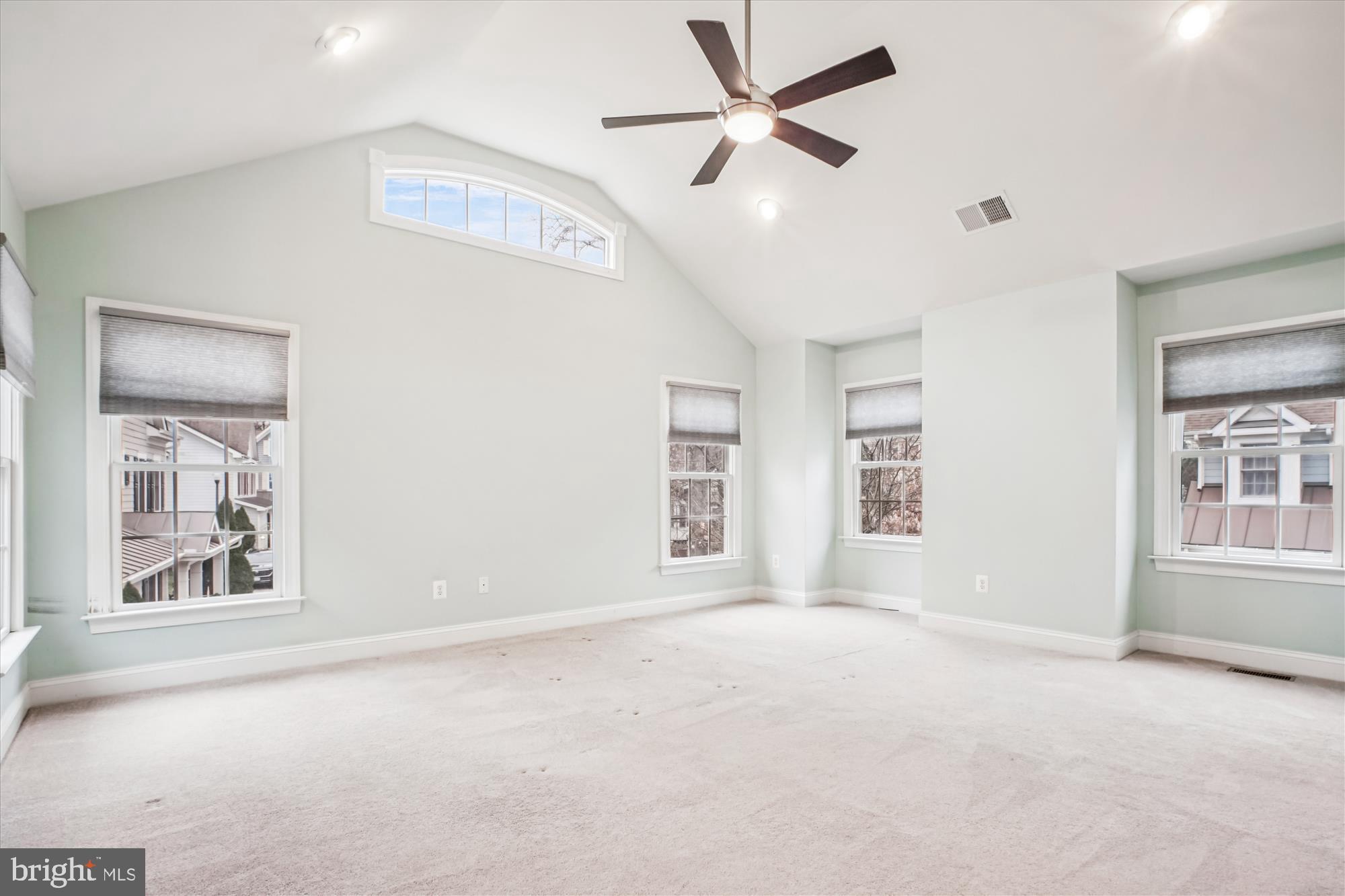 1310 South Glebe Road Arlington, VA 22204 - Photo 15 of 58 Primary Bedroom