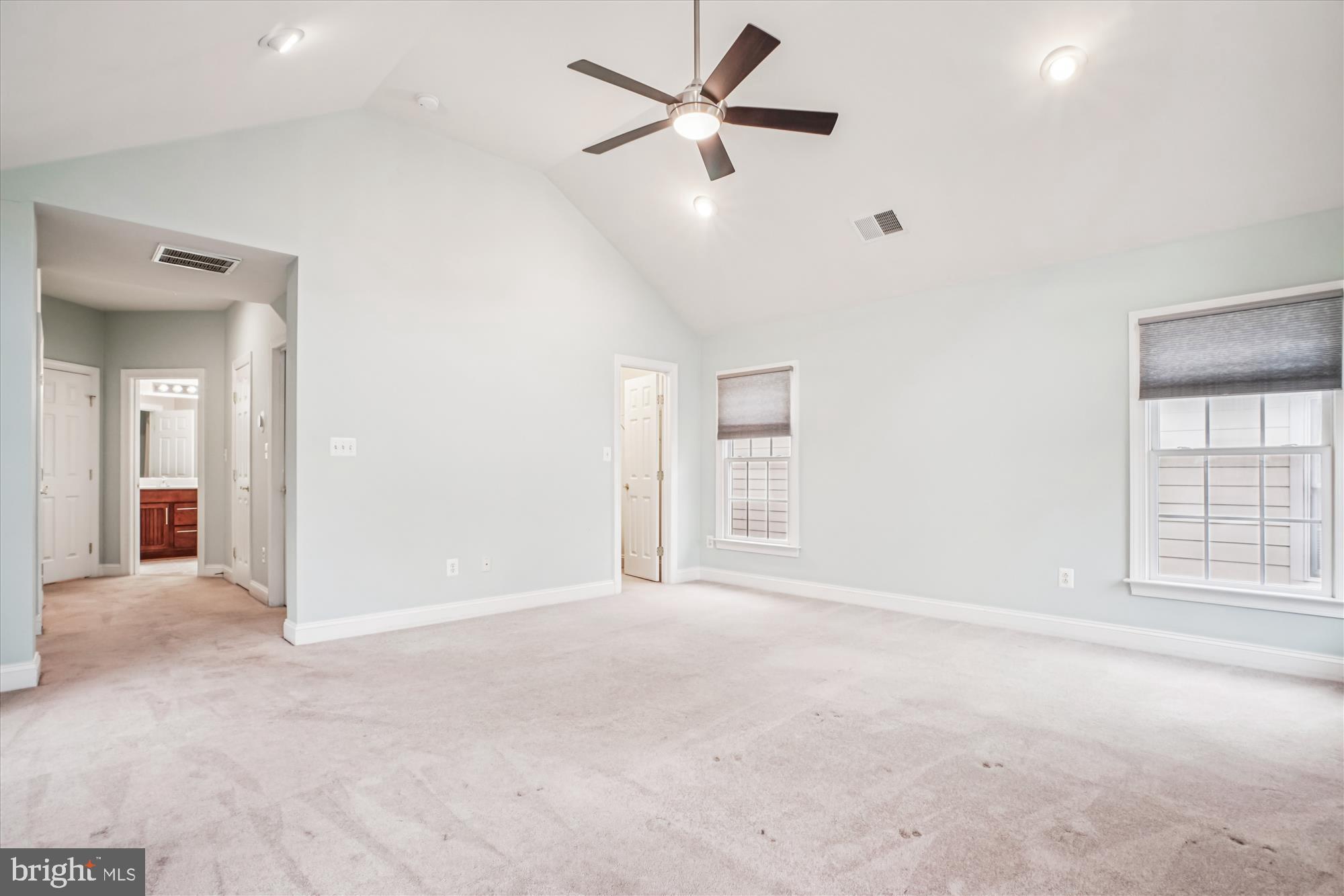 1310 South Glebe Road Arlington, VA 22204 - Photo 16 of 58 Primary Bedroom