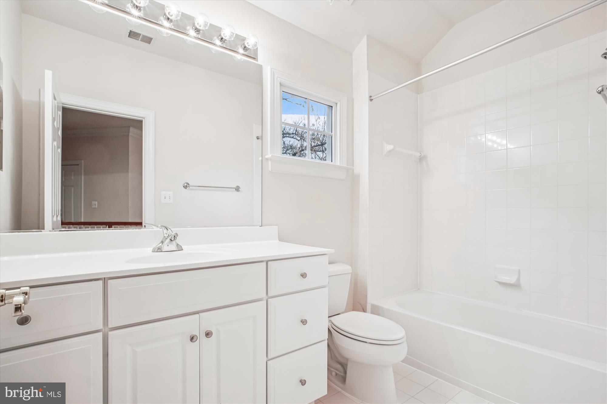 1310 South Glebe Road Arlington, VA 22204 - Photo 21 of 58 Bath