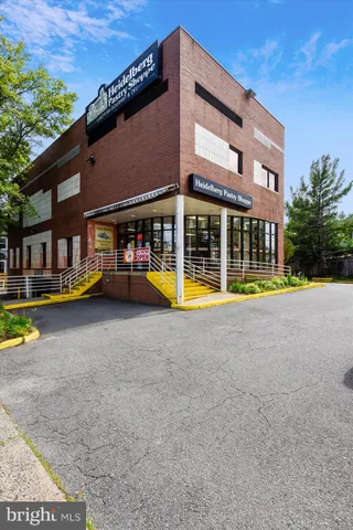 $5,499 | 1310 South Glebe Road, Arlington, VA 22204