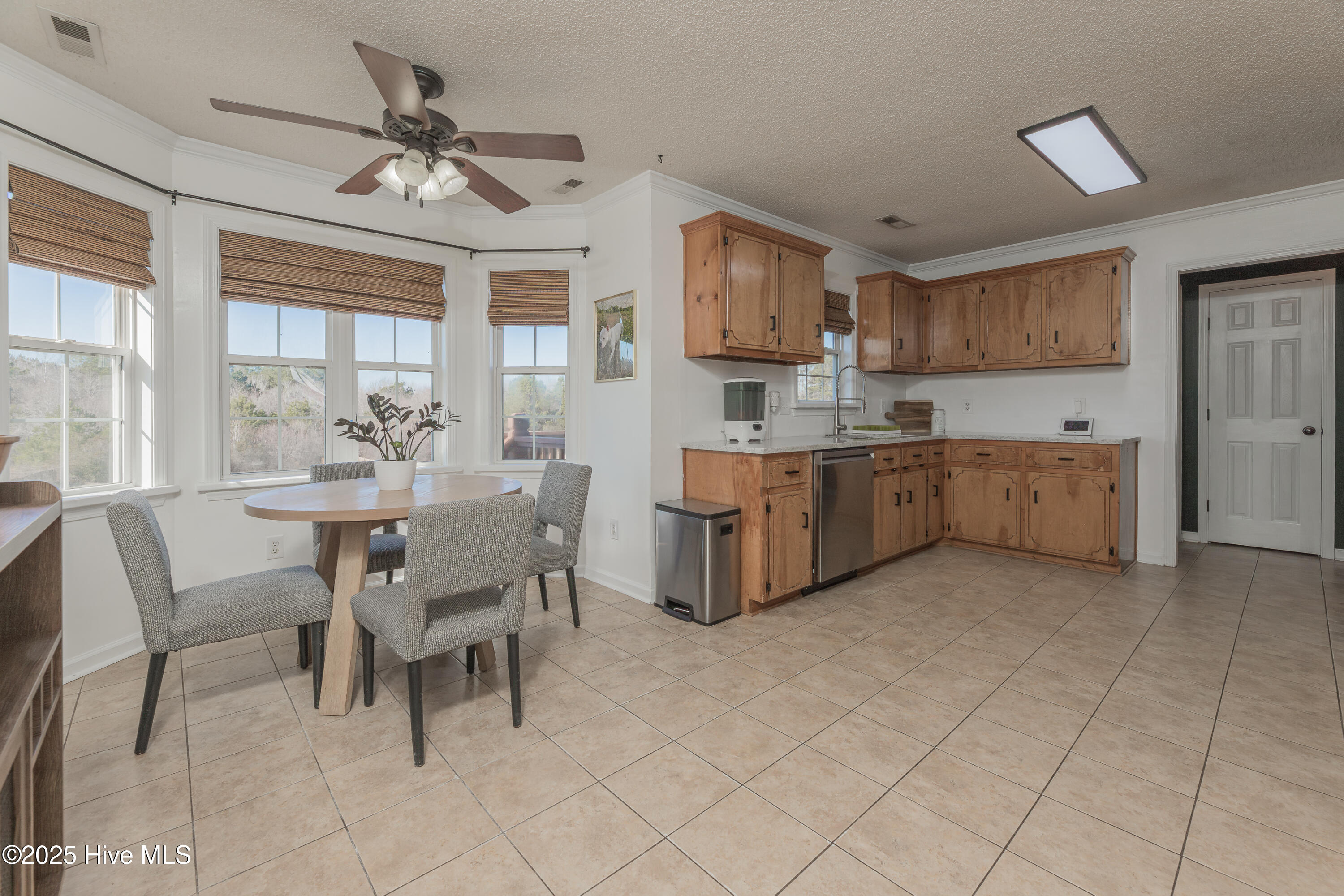 215 East Ridge Court Jacksonville, NC 28540 - Photo 17 of 55 Kitchen