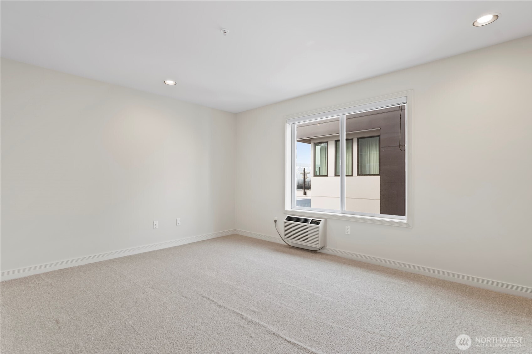 601 West Mercer Place, Unit 401 Seattle, WA 98119 - Photo 13 of 25