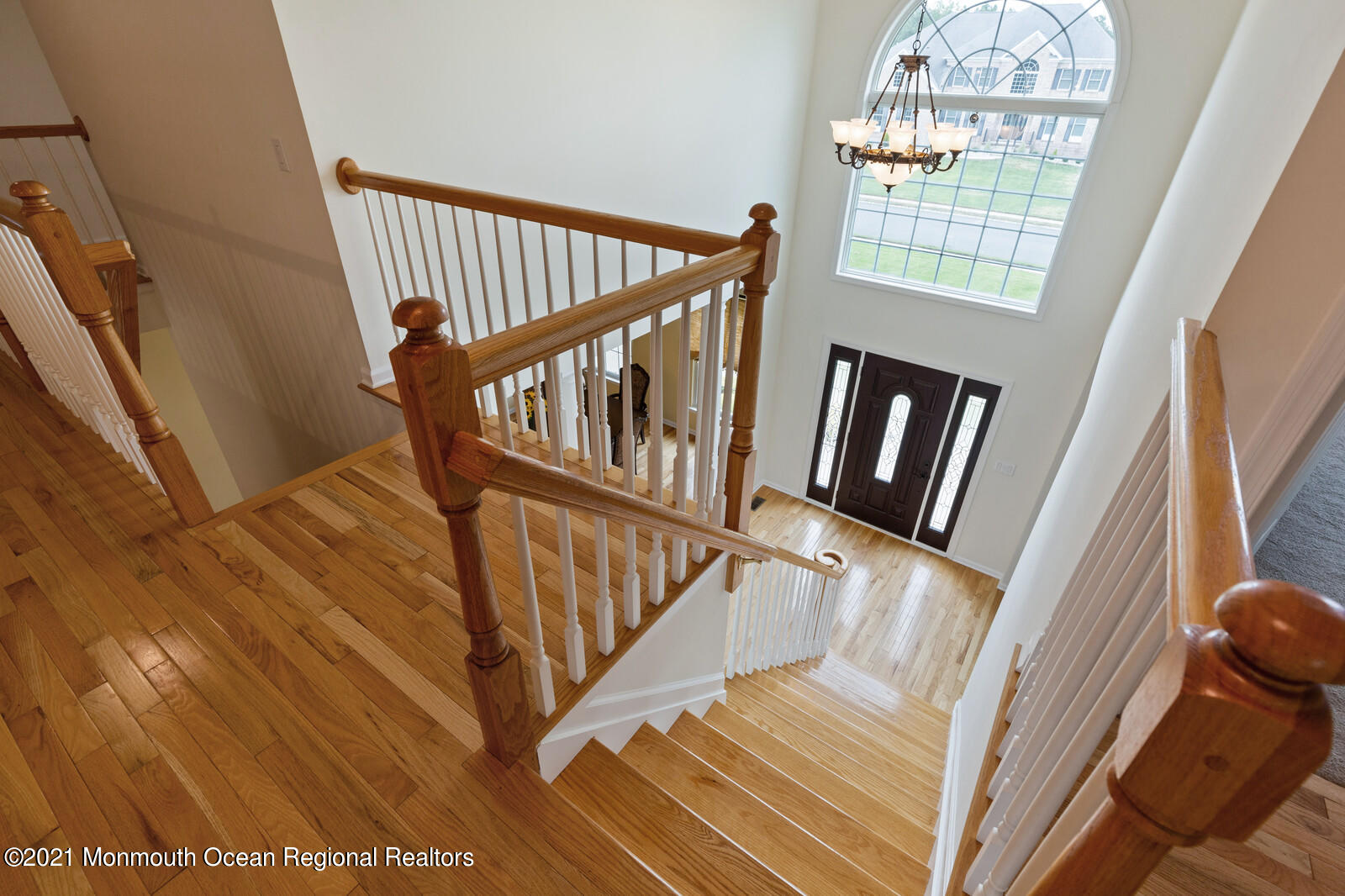 124 Adams Way Jackson, NJ 08527 - Photo 30 of 62 30_29Staircase_mls