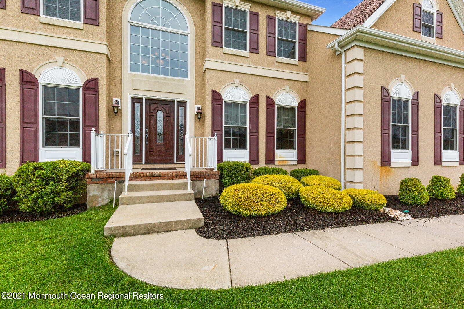 124 Adams Way Jackson, NJ 08527 - Photo 6 of 62 06_05Front_Porch_mls