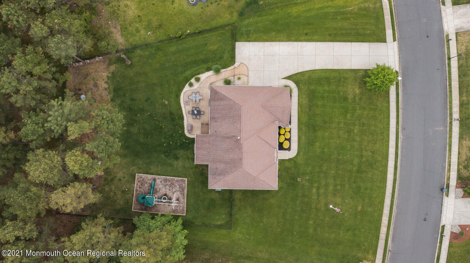 124 Adams Way Jackson, NJ 08527 - Photo 57 of 62 an aerial view of a house with a yard basket ball court
