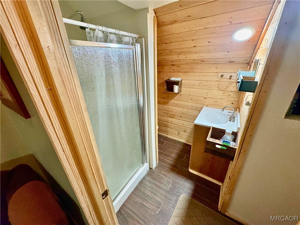 12 Barton Flats Road Angelus Oaks, CA 92305 - Photo 8 of 20 view of living room with washer and dryer