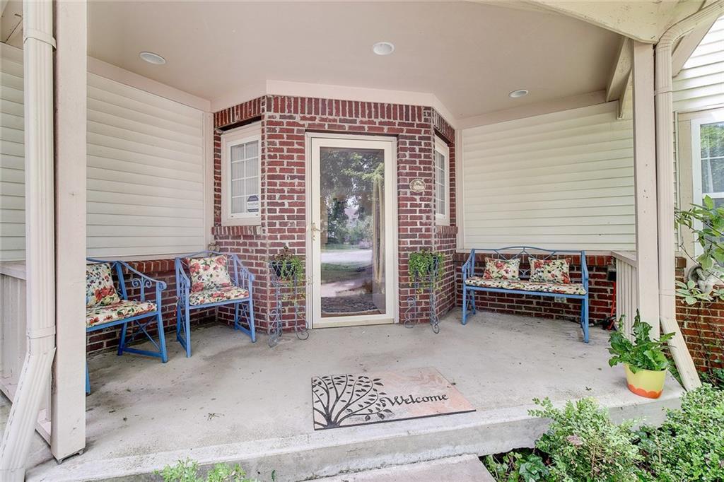 4926 Melbourne Road Indianapolis, IN 46228 - Photo 4 of 39 Gallery Image 4