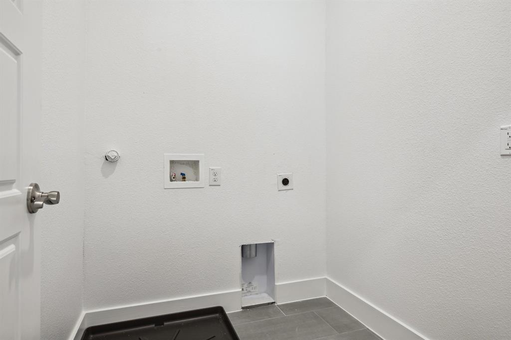 1711 Paytyn Drive Allen, TX 75013 - Photo 25 of 37 Laundry area featuring hookup for a washing machine, hookup for an electric dryer, and hookup for a gas dryer