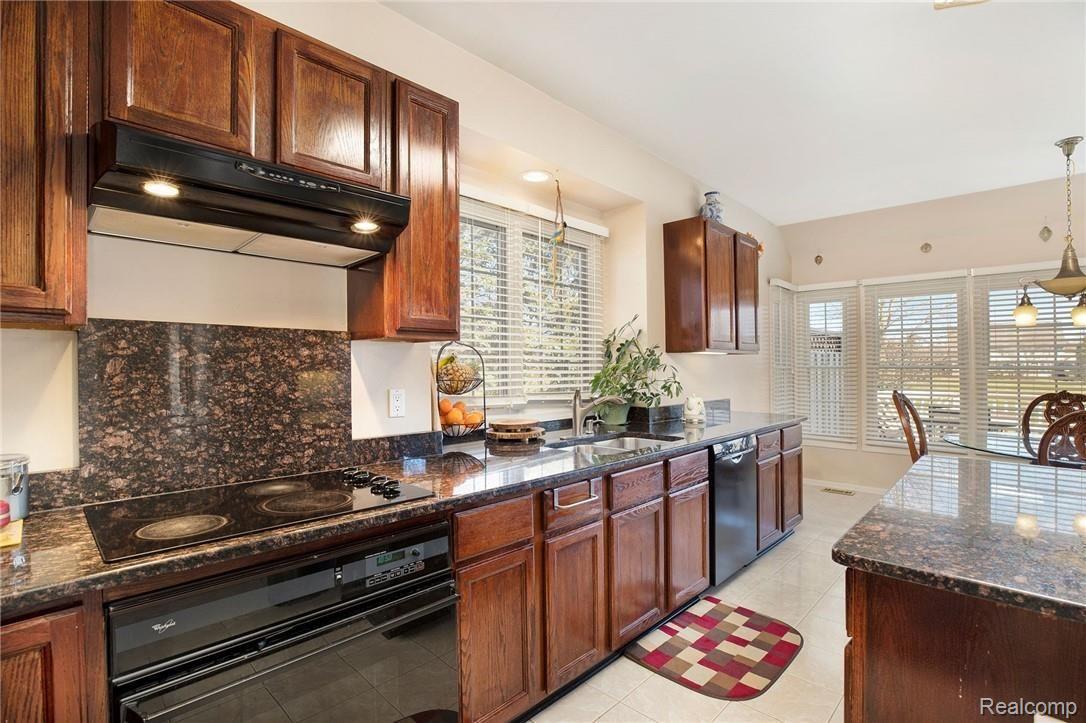 46970 Eastbourne Road Canton, MI 48188 - Photo 16 of 41 RM_24.jpg