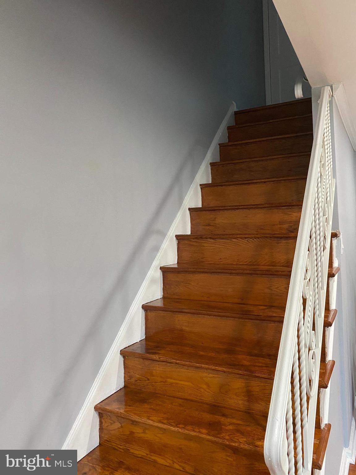1971 Carter Road Folcroft, PA 19032 - Photo 4 of 37 Stairs