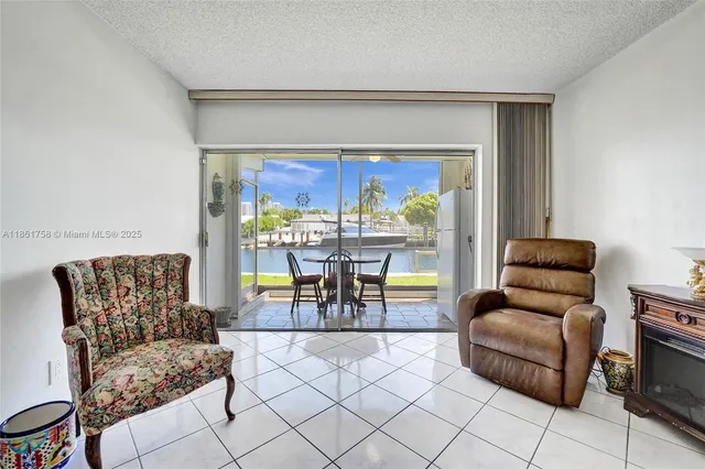 $249,900 | 455 Paradise Isle Boulevard, Unit 104, Hallandale Beach, FL 33009