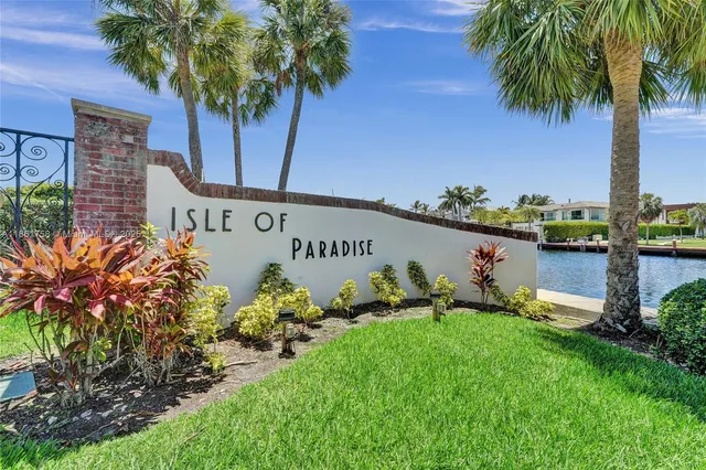 $249,900 | 455 Paradise Isle Boulevard, Unit 104, Hallandale Beach, FL 33009