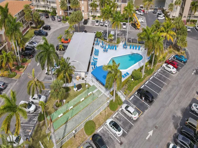 $249,900 | 455 Paradise Isle Boulevard, Unit 104, Hallandale Beach, FL 33009