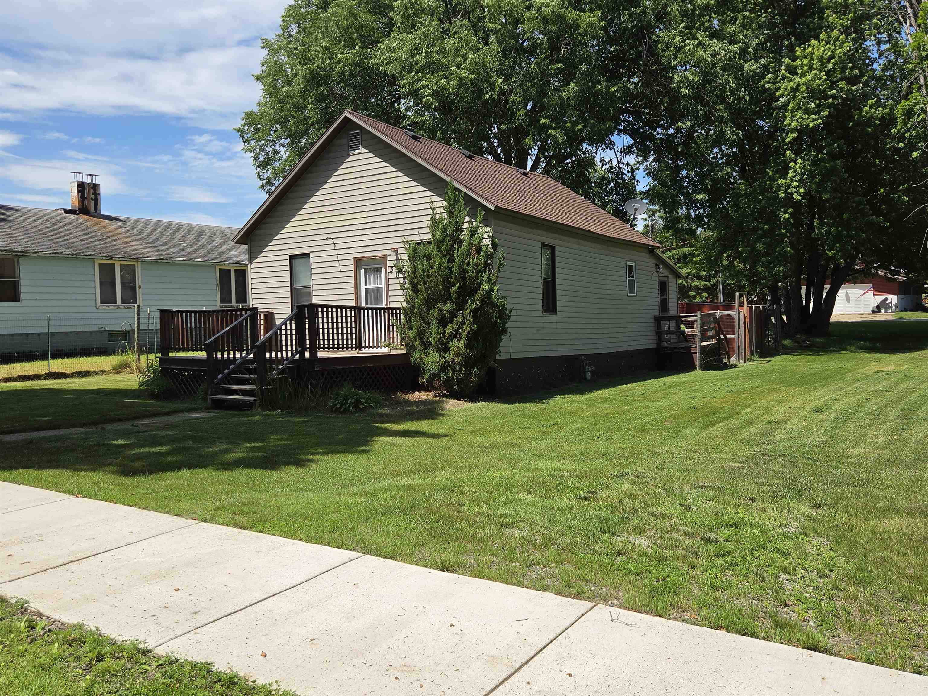 308 4th Street Goodman, WI 54125 - Photo 2 of 11