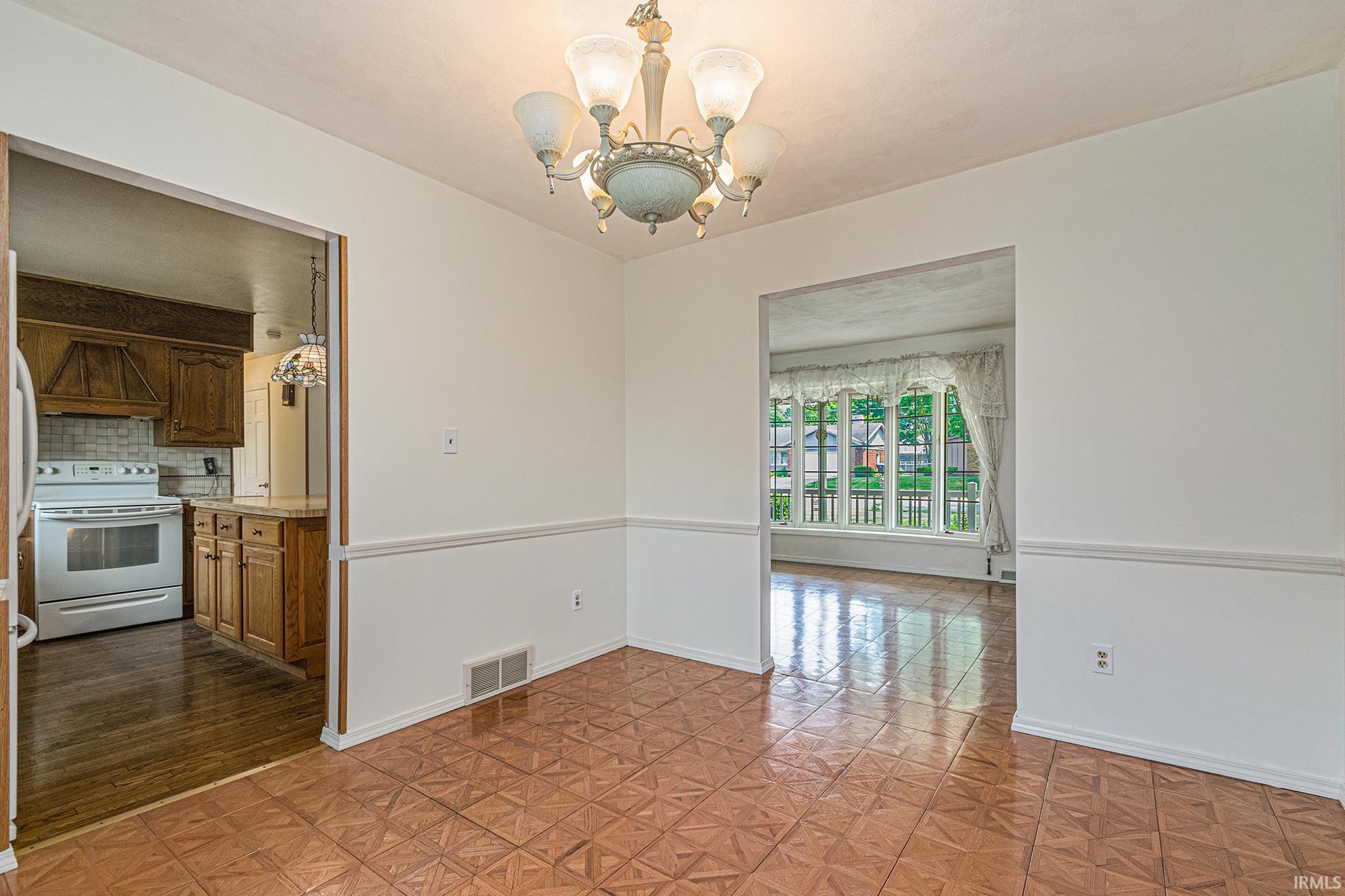 5511 York Road South Bend, IN 46614 - Photo 8 of 26 Gallery Image 8