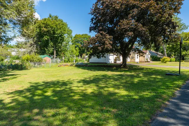 $550,000 | 64 Dohm Avenue, Guilford, CT 06437