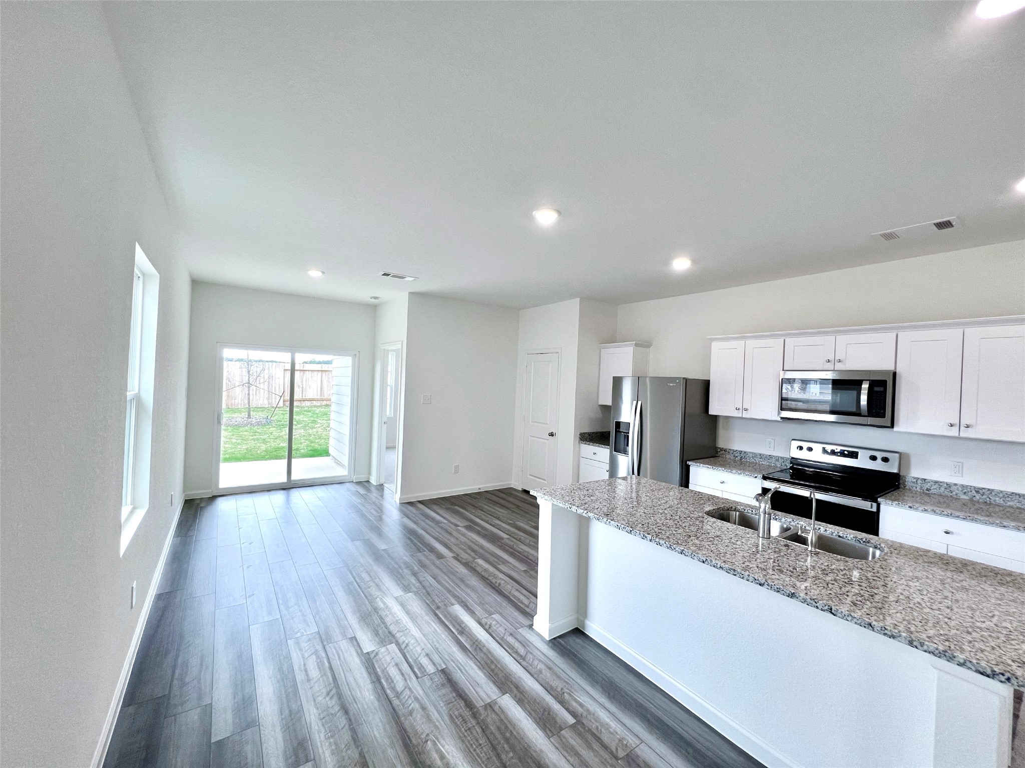 680 Amesbury Road Montgomery, TX 77316 - Photo 7 of 20