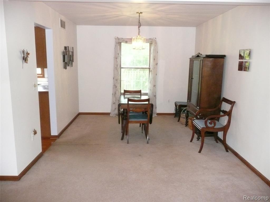 2388 Ava Howell, MI 48843 - Photo 6 of 31