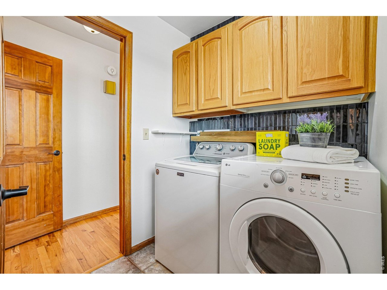 9743 Yellowstone Road Longmont, CO 80504 - Photo 21 of 50 Washer & dryer included