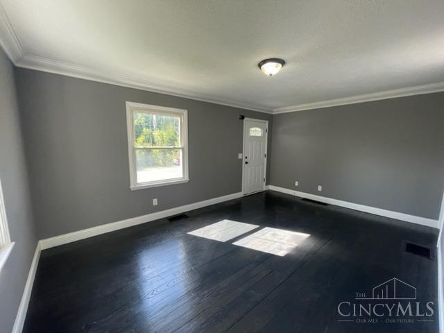 6304 Stewart Road Silverton, OH 45227 - Photo 3 of 16