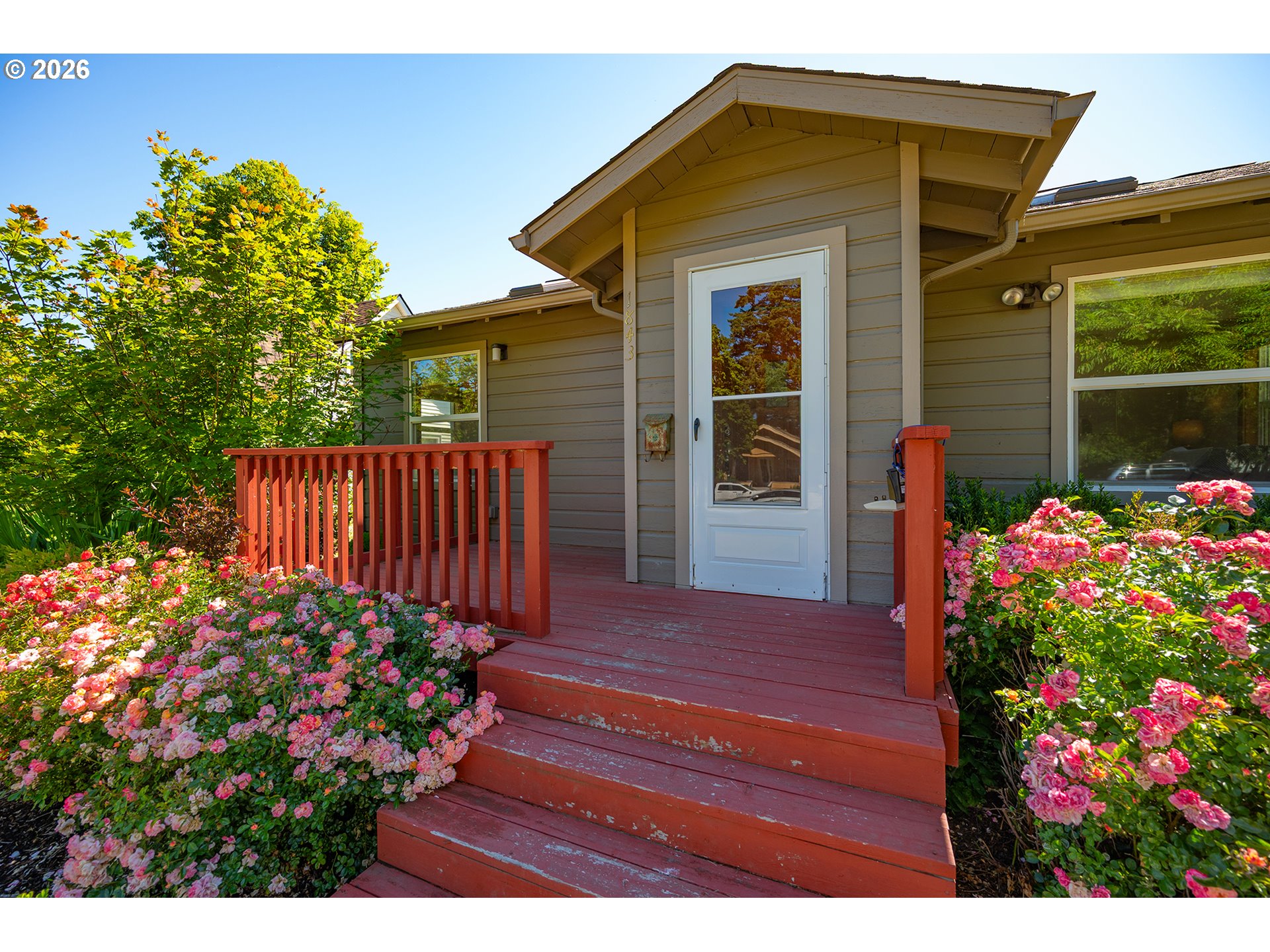1843 Moss Street Eugene, OR 97403 - Photo 4 of 39