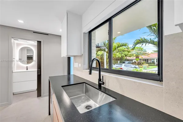 $4,350 | 2211 Northeast 122nd Street, Unit 2211, North Miami, FL 33181