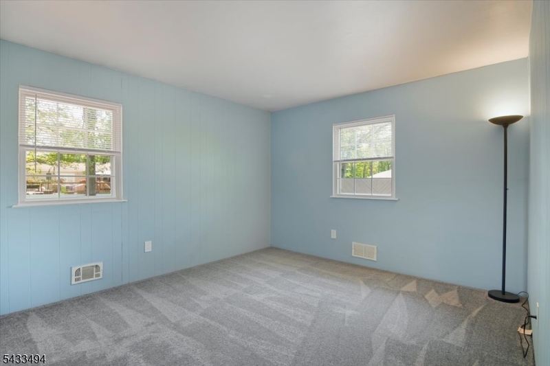 44 Summit Road Oak Ridge, NJ 07438 - Photo 10 of 19