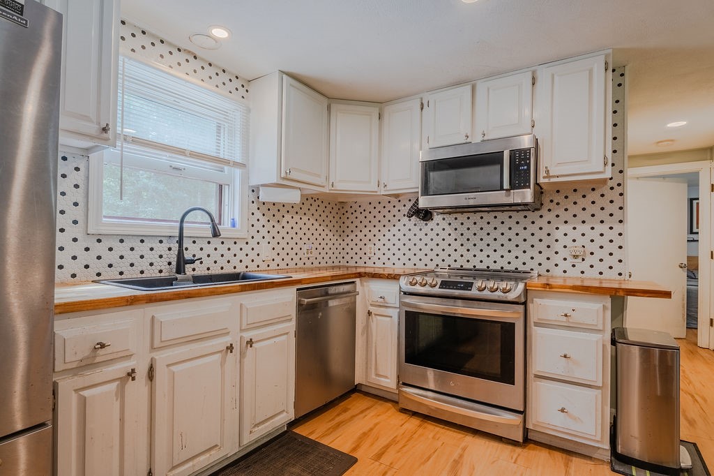 94 Whitehead Road Coventry, RI 02816 - Photo 9 of 33