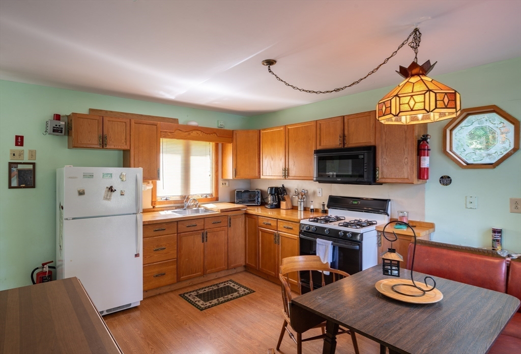 31 Farmhouse Road Chesterfield, MA 01012 - Photo 12 of 37