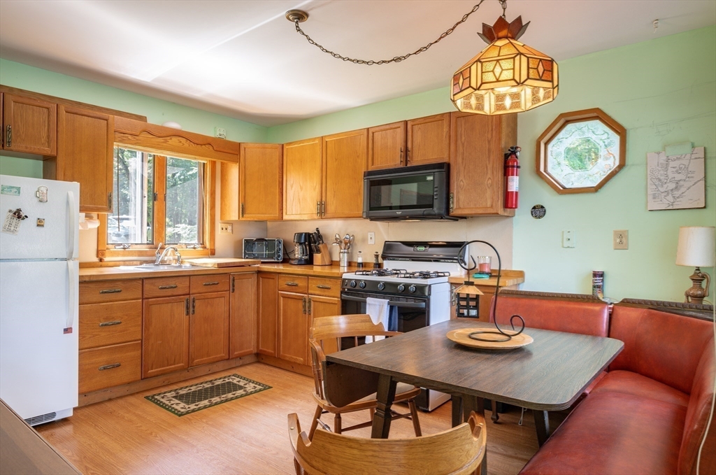 31 Farmhouse Road Chesterfield, MA 01012 - Photo 13 of 37