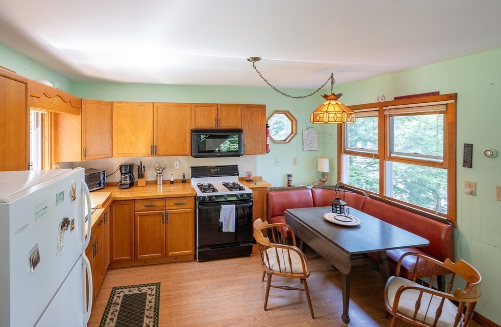 31 Farmhouse Road Chesterfield, MA 01012 - Photo 14 of 37