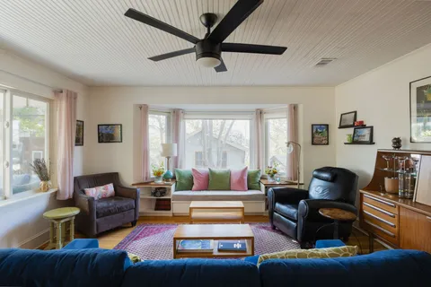 $4,000 | 2102 Travis Heights Boulevard, Austin, TX 78704